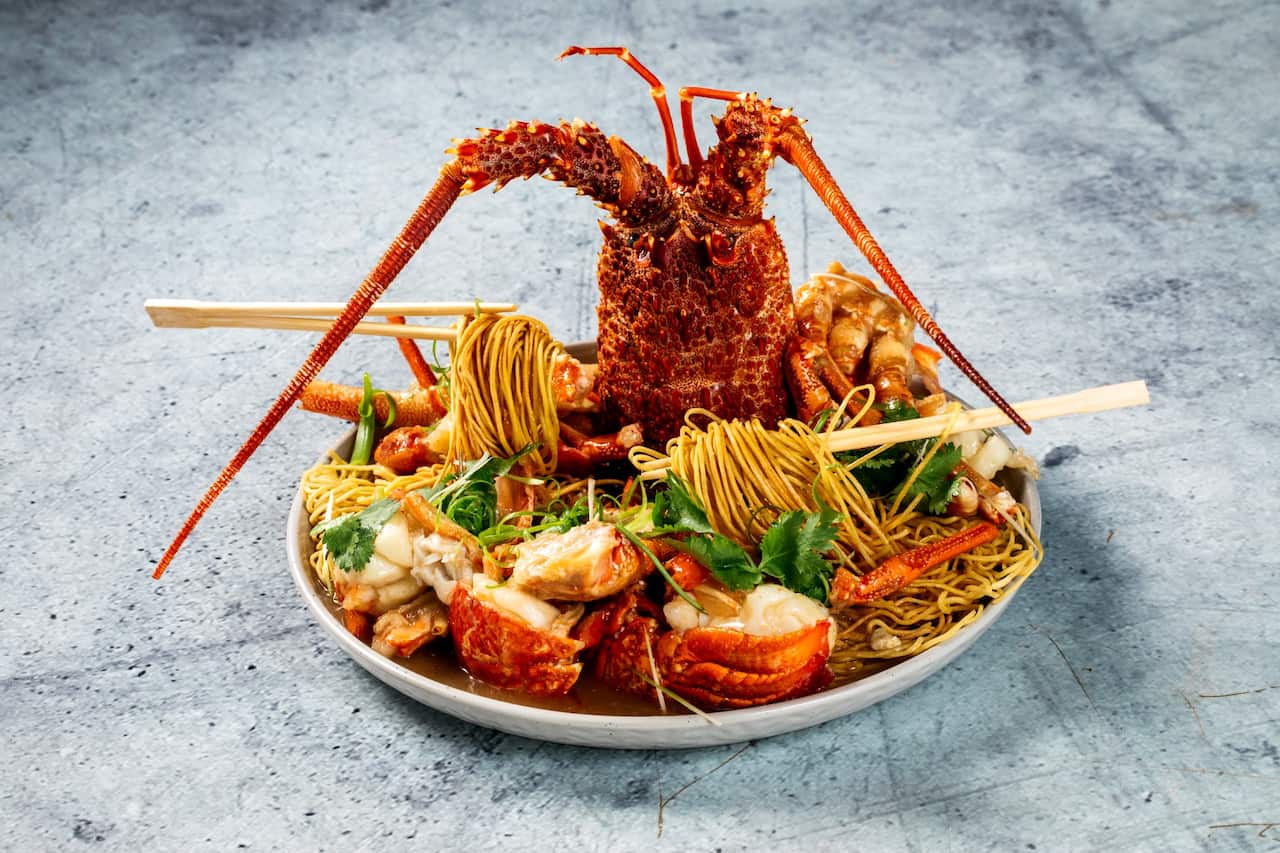 Flying lobster noodles 
