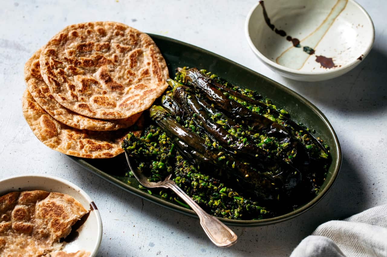 Pea stuffed eggplants