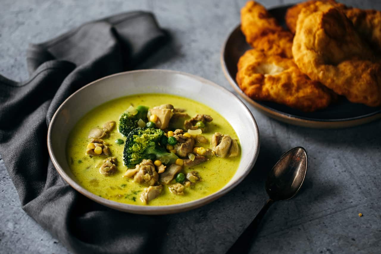 Chicken Curry with Fried Scones