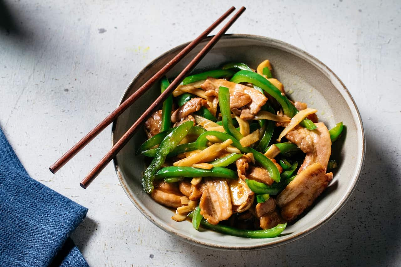 Pork with green capsicum and bamboo shoots