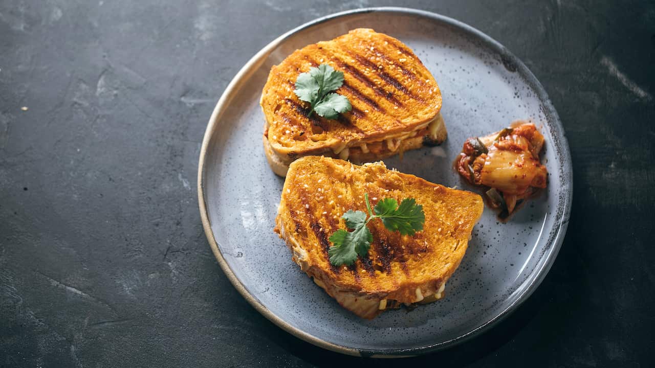 kimchi cheese toastie 