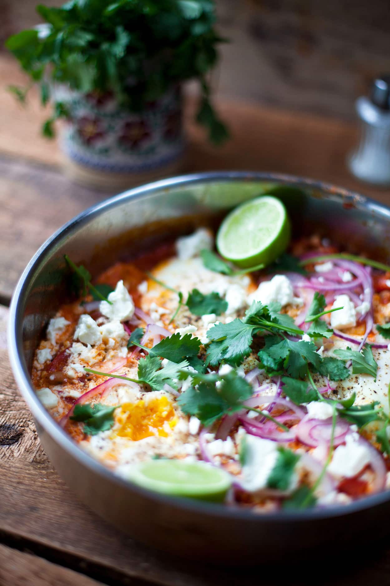 Baked Mexican eggs 