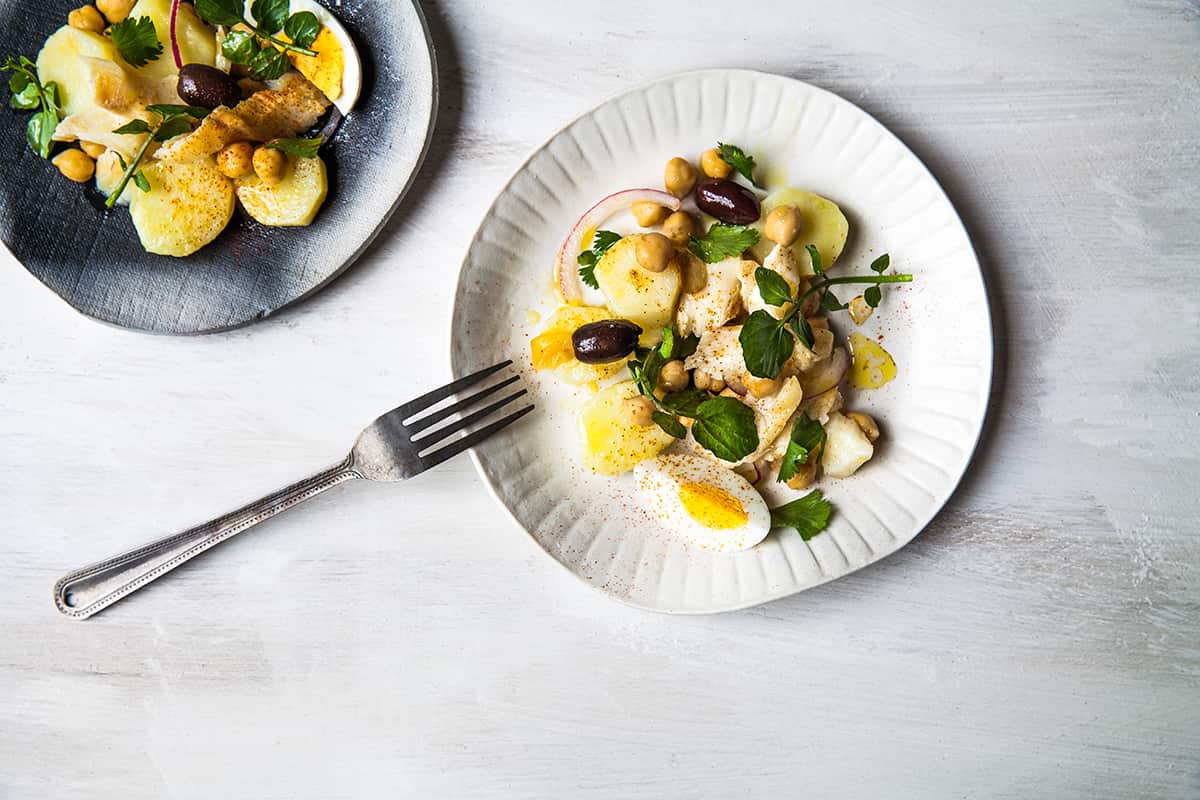 Salt cod, chickpea and egg salad (salad grao de bico)