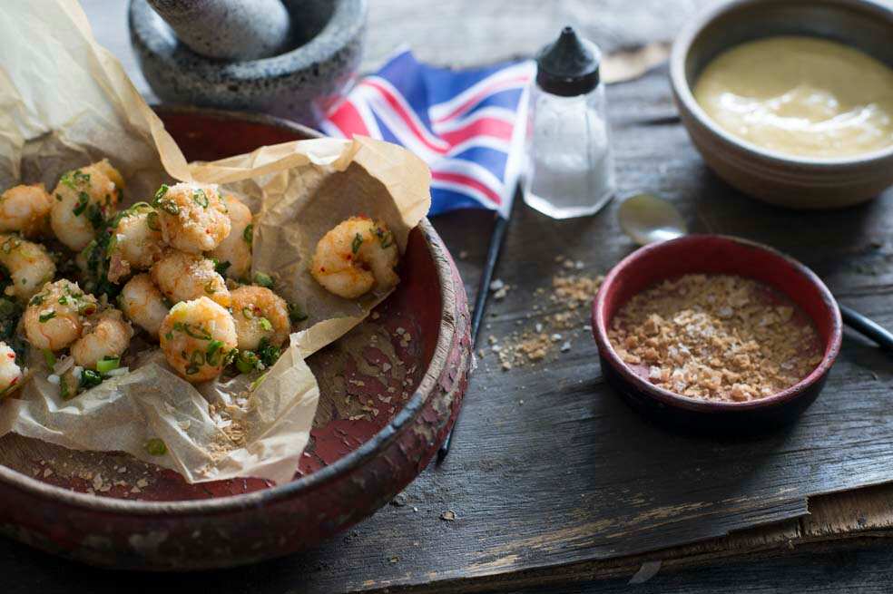 Salt and pepper scampi with garlic mayonnaise