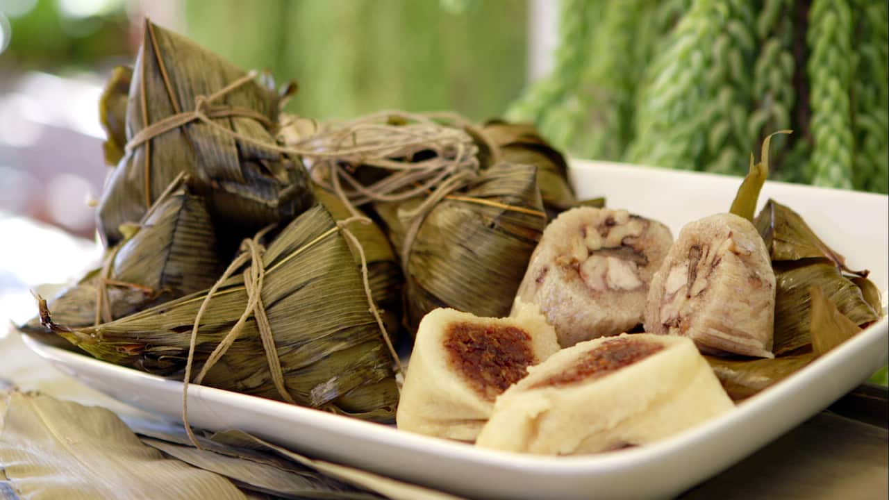 Savoury and sweet Nyonya zong (sticky rice cakes)