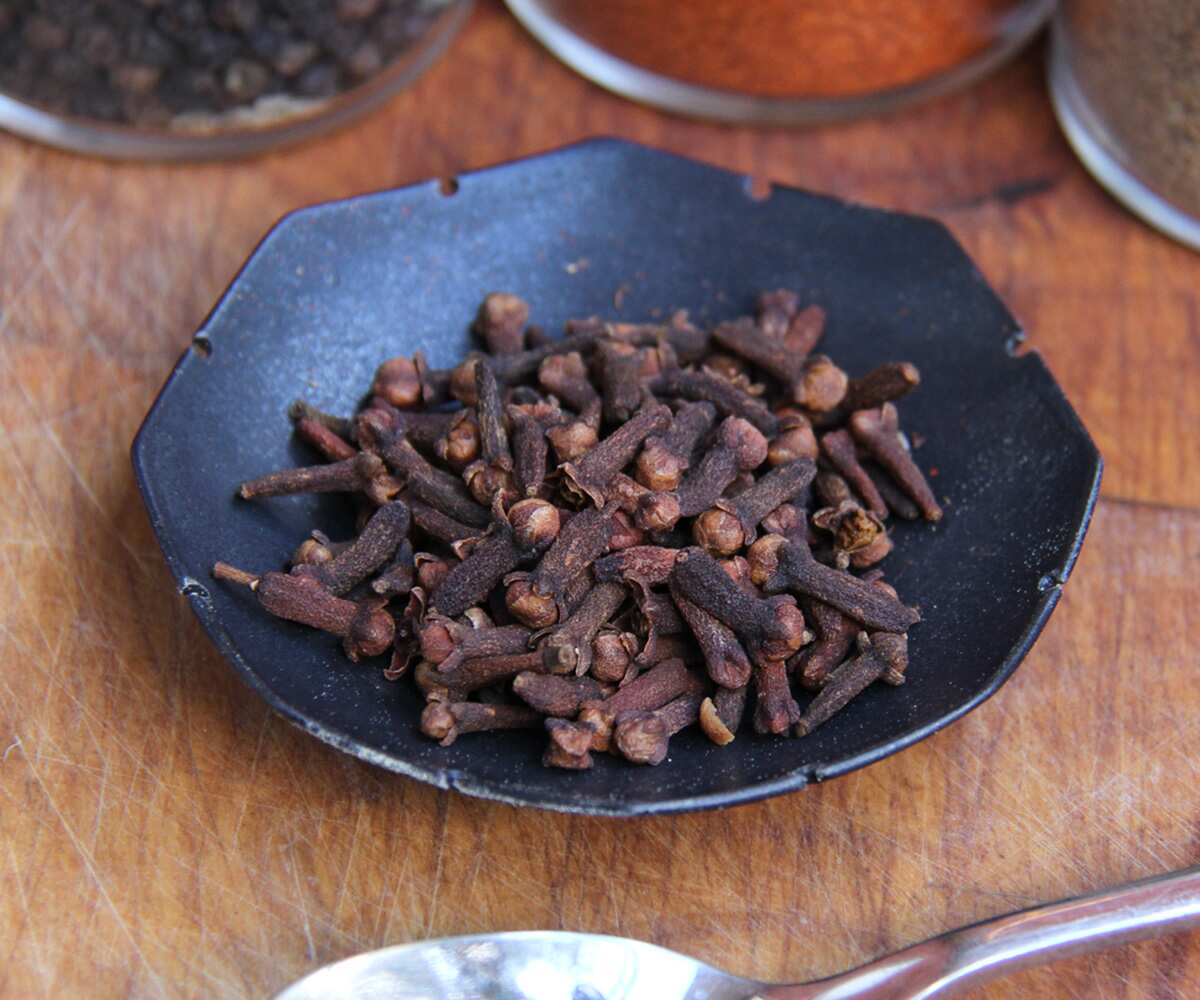  Asian Staples spices cloves