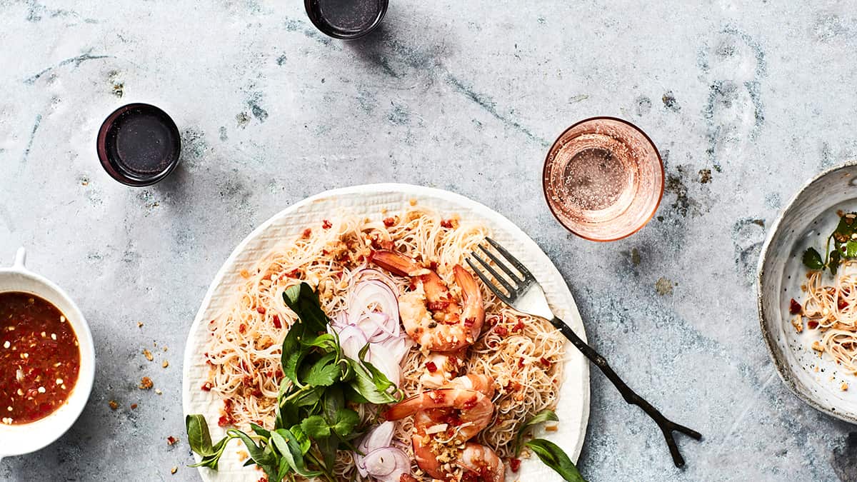 Spicy rice noodle salad