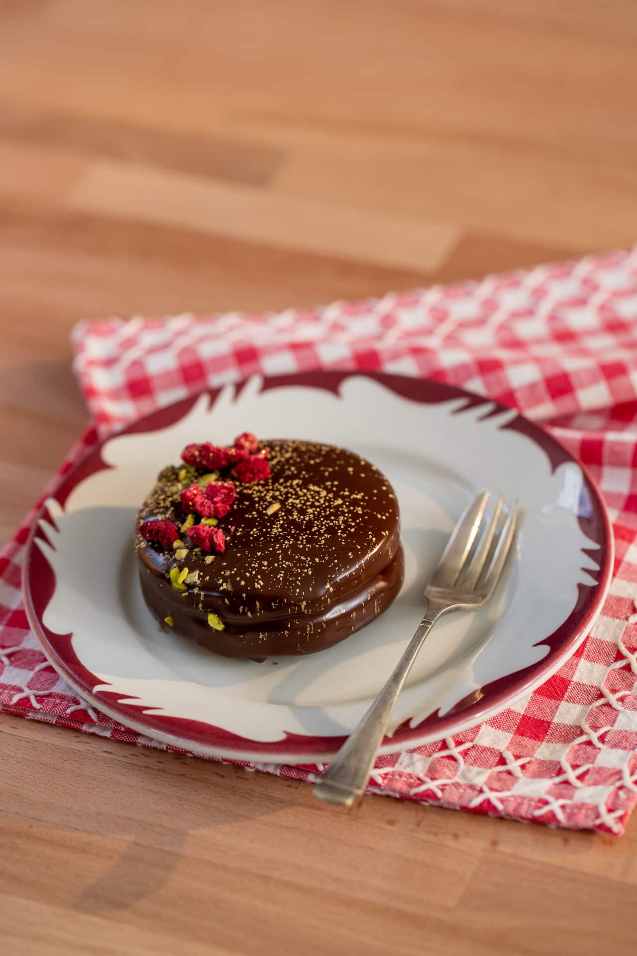 Pistachio and rosewater Wagon Wheel