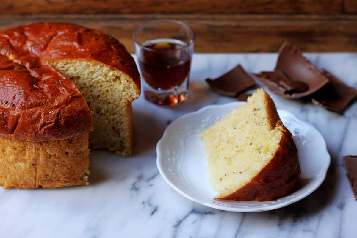 Sweet aniseed-studded Easter bread (schiacciata di pasqua)