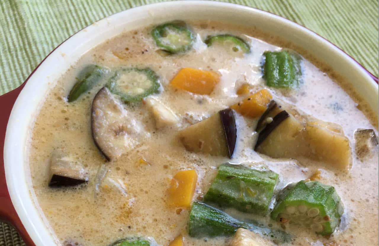 Filipino food ginataang gulay  