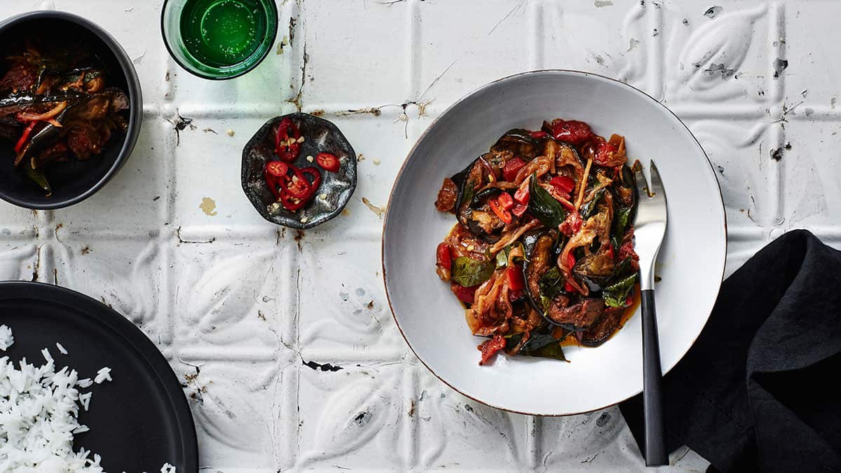 Eggpland and mustard curry