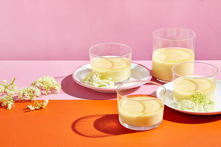 Set passionfruit cream with elderflower jelly