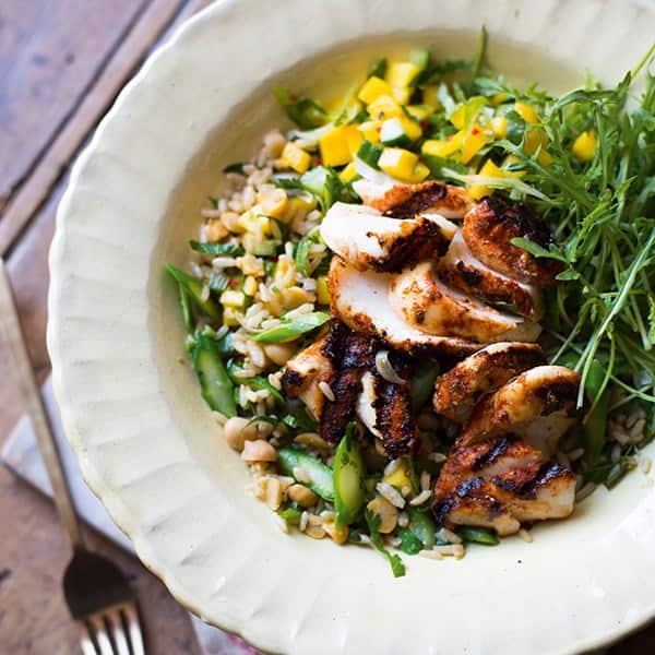 Spiced fish with mango salad