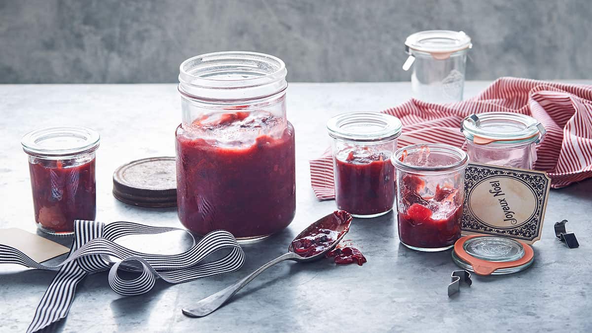 Spiced plum chutney 