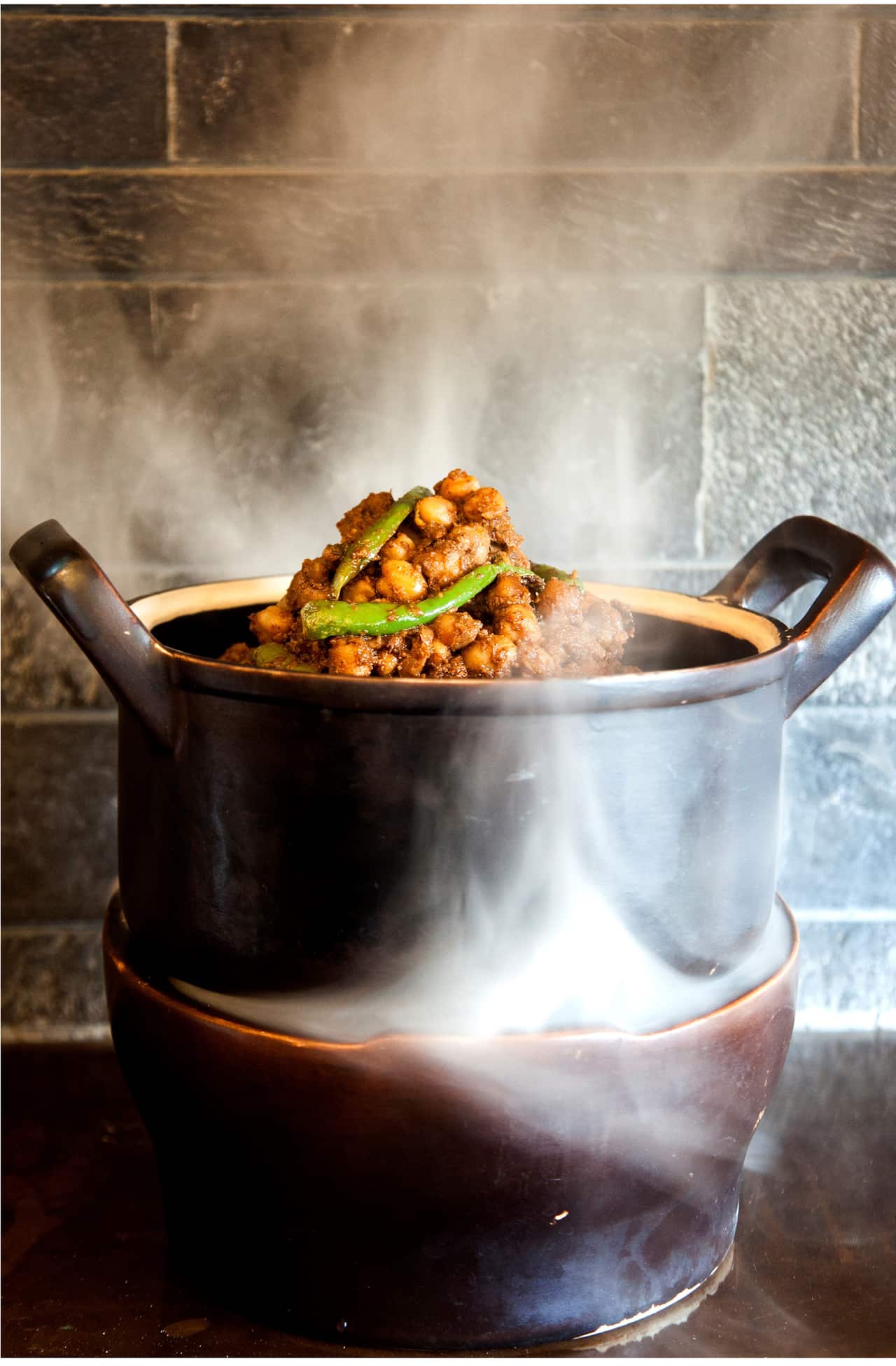 Spicy chickpeas (chana masala)