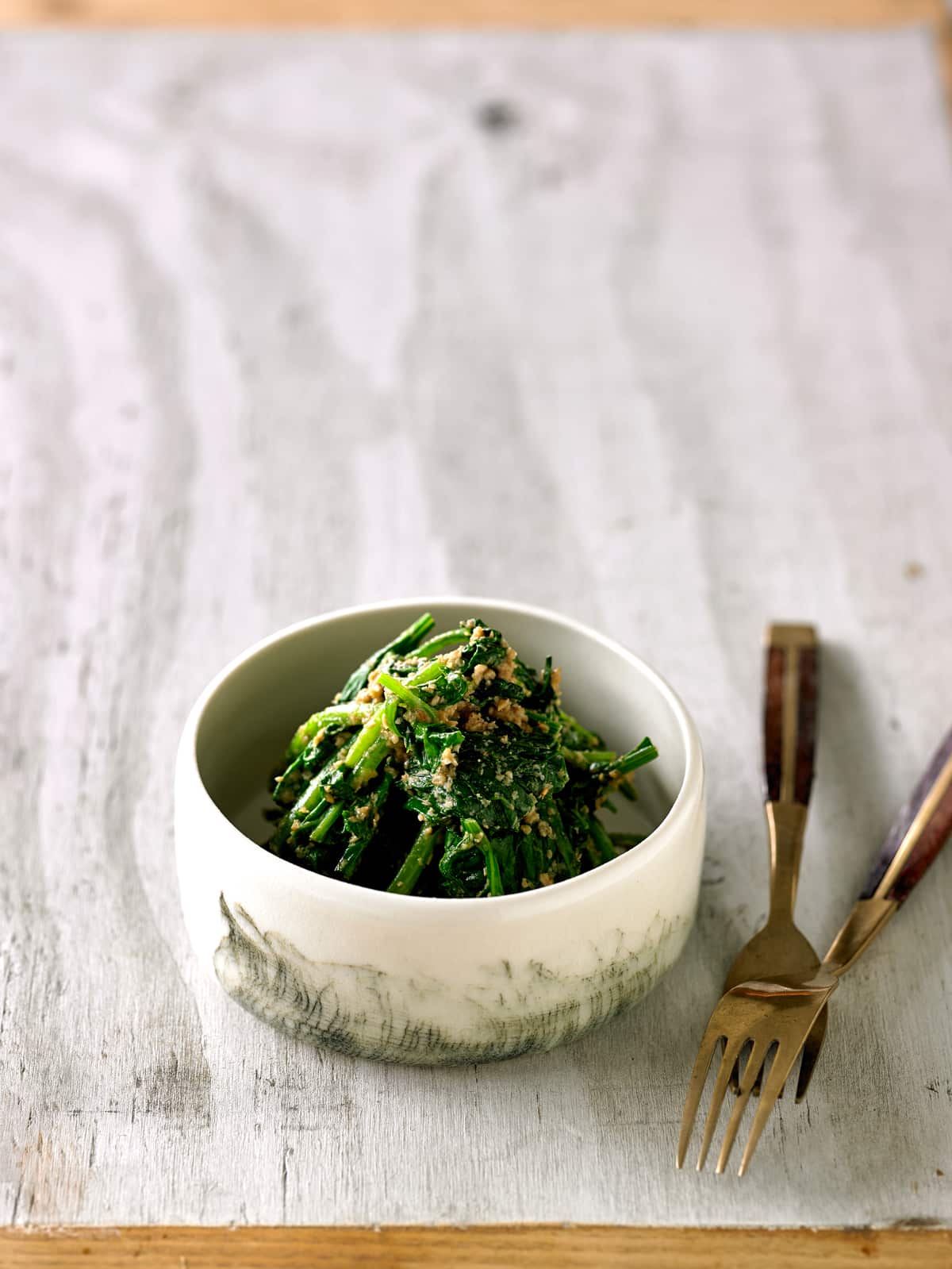 Spinach in sesame dressing