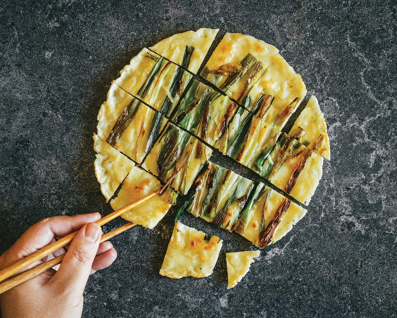 Spring onion pancake (pajeon)