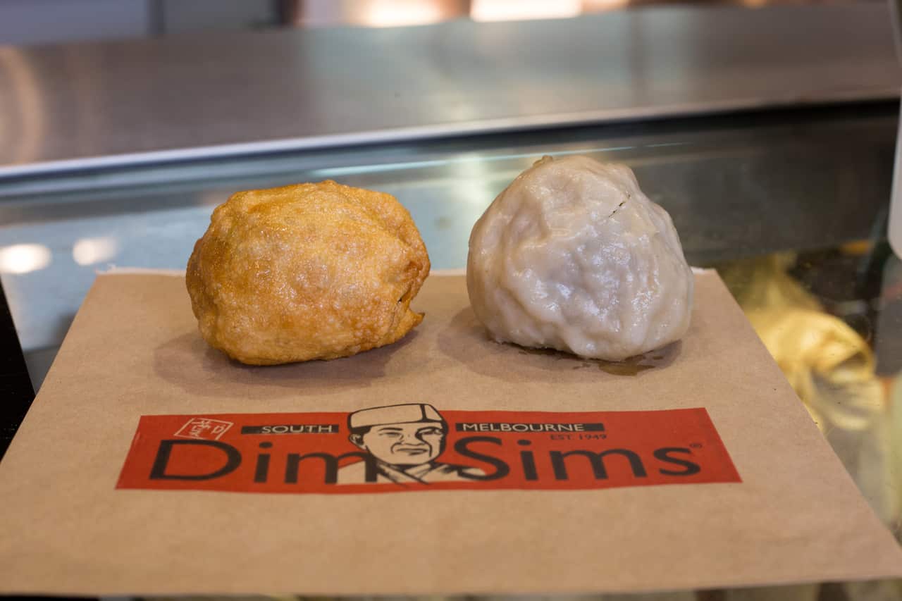 Steamed and fried dim sims