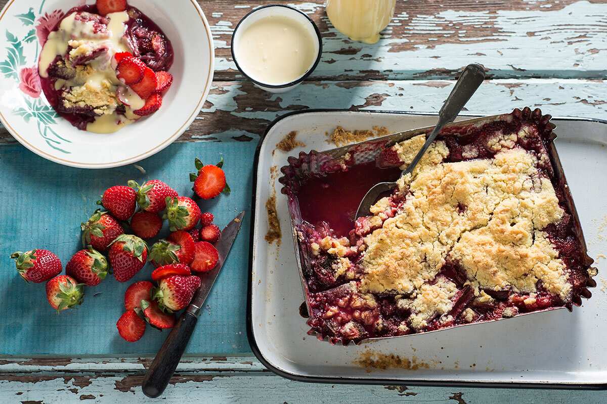 Strawbeerry rhubard crumble