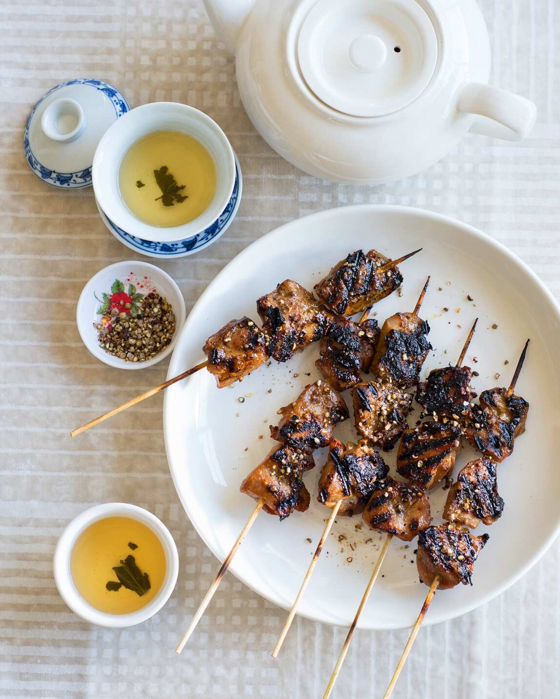 Sweet soy and pepper chicken skewers