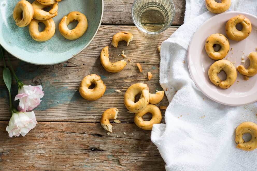 Taralli (Italian fennel biscuits)