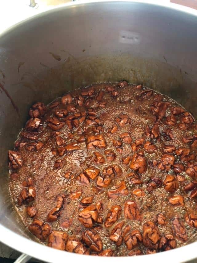 Cooking teiglach or teigel