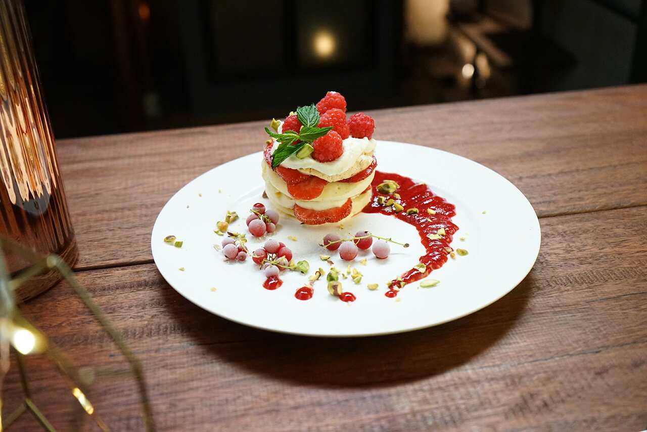 Pistachio, vanilla and raspberry vacherin