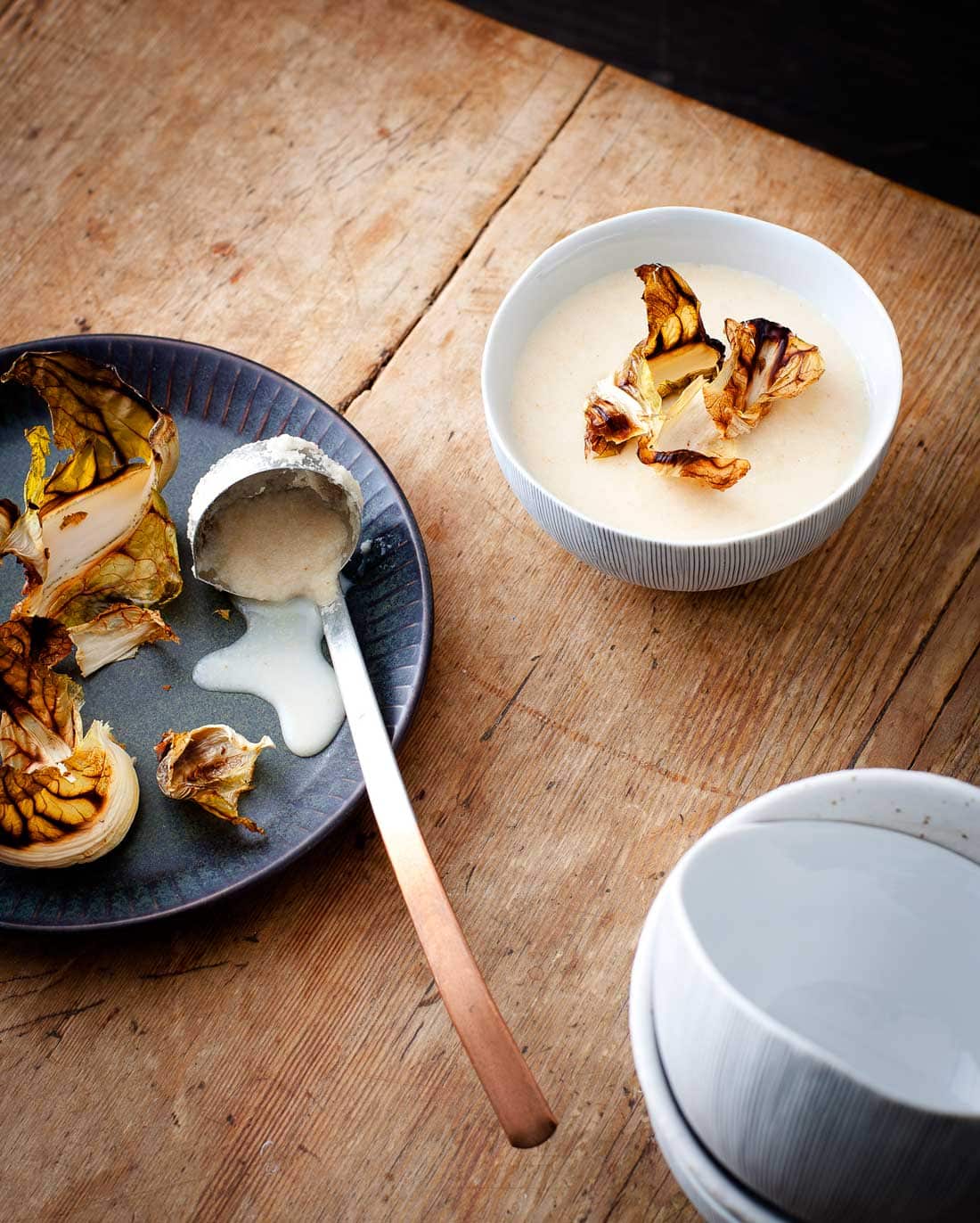 Baked cauliflower and juniper soup