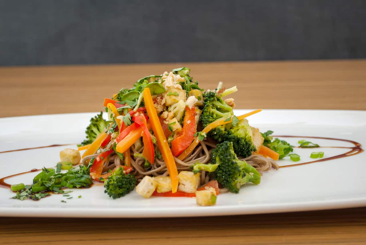 Veggie soba noodles with peanut dressing