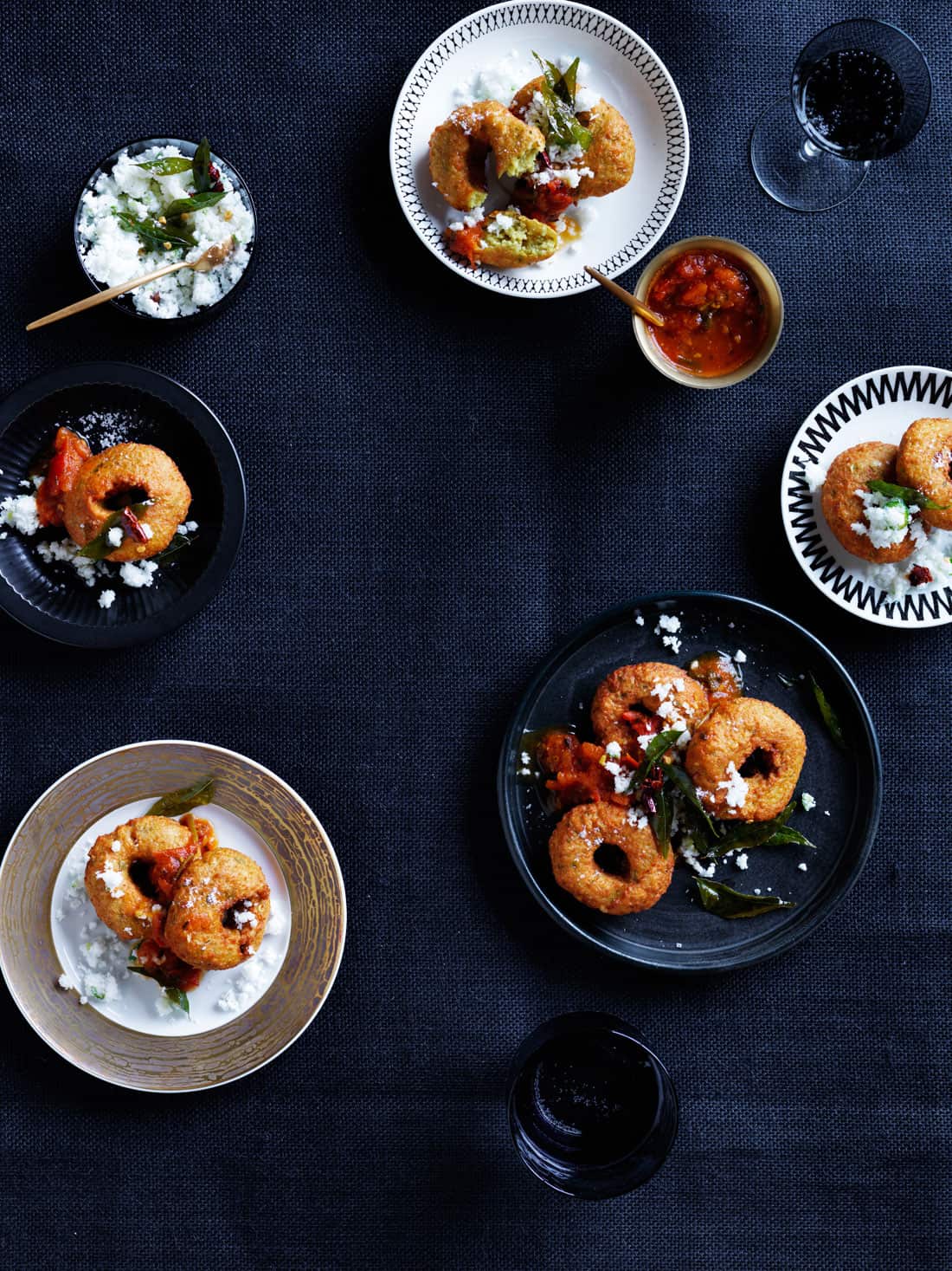 Vadai with coconut chutney