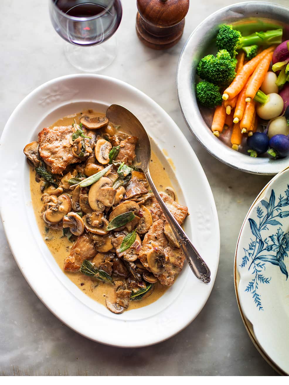 Veal with mushrooms, calvados and sour cream