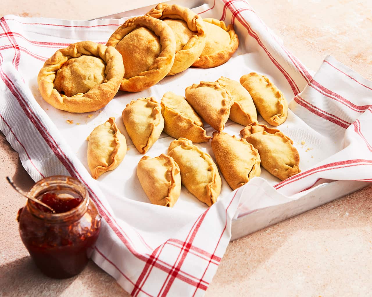 Vegetable pasties (cocarrois)