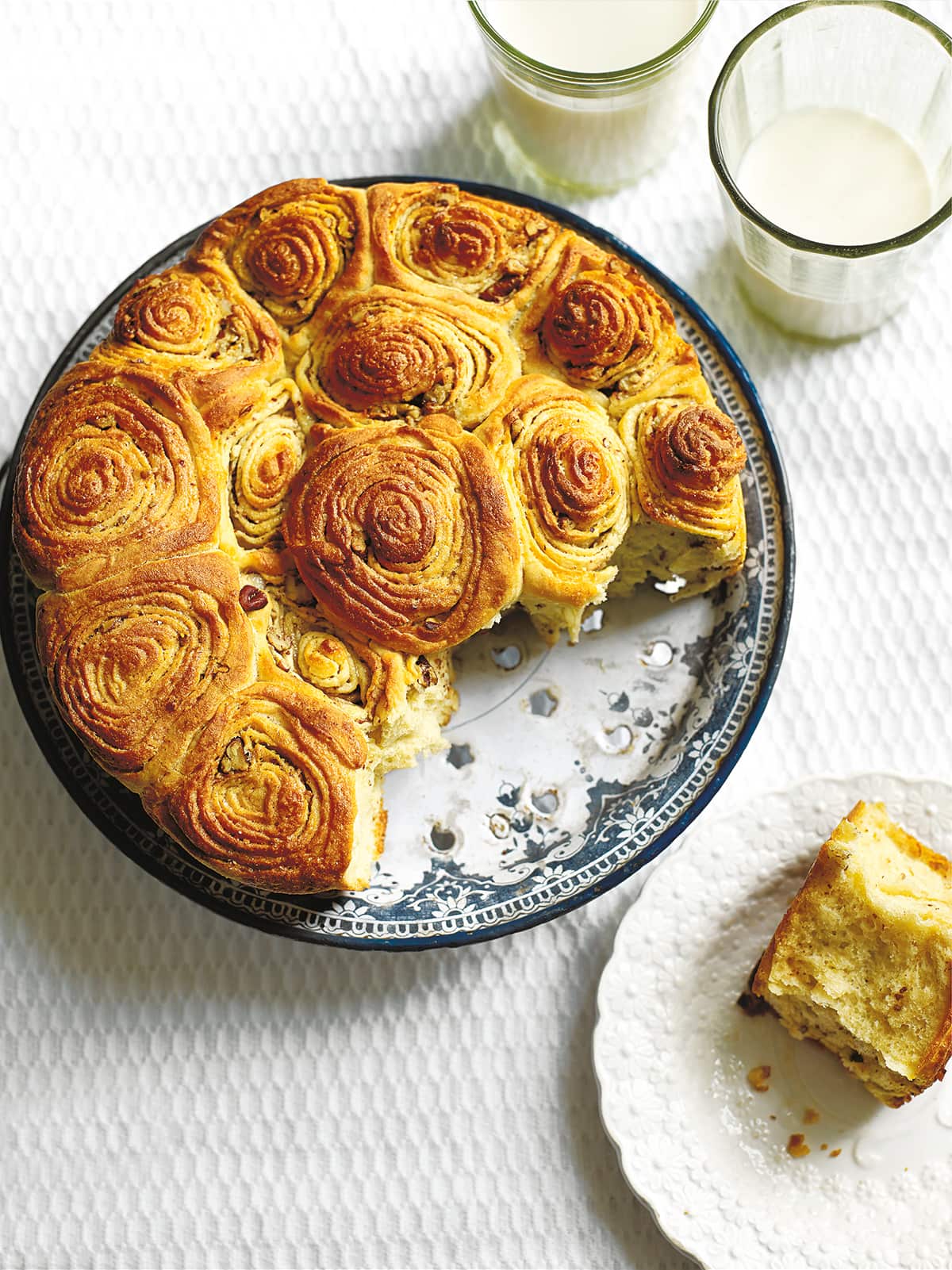 Wasp nest buns (osyne gnizdo)