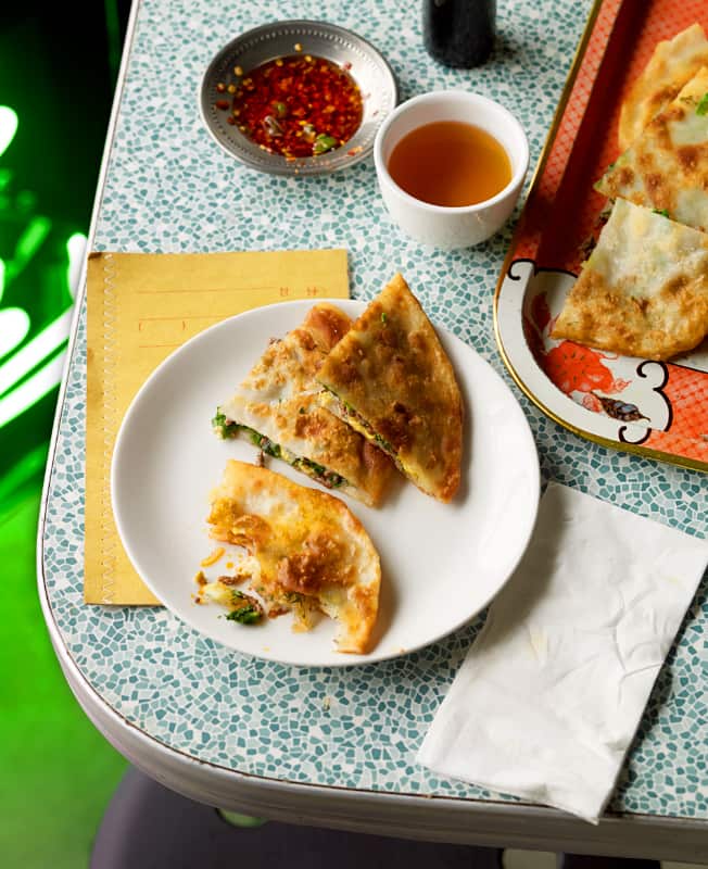 Pan-fried beef pies (xian bing)