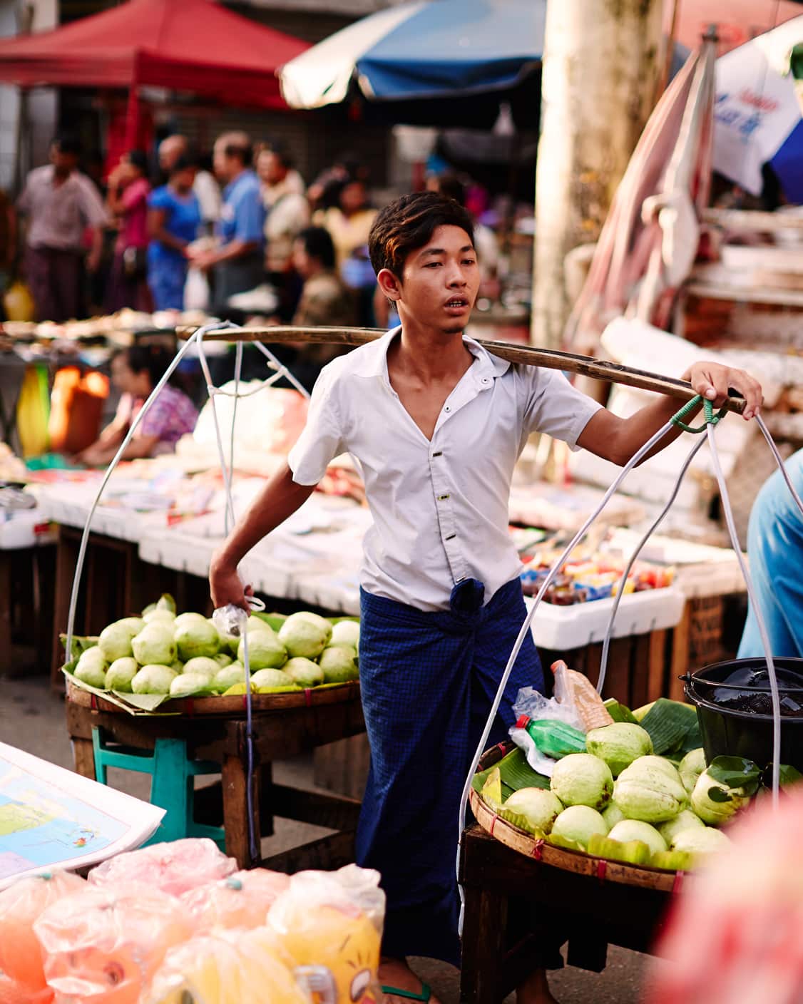 Global roaming: Yangon, market runner