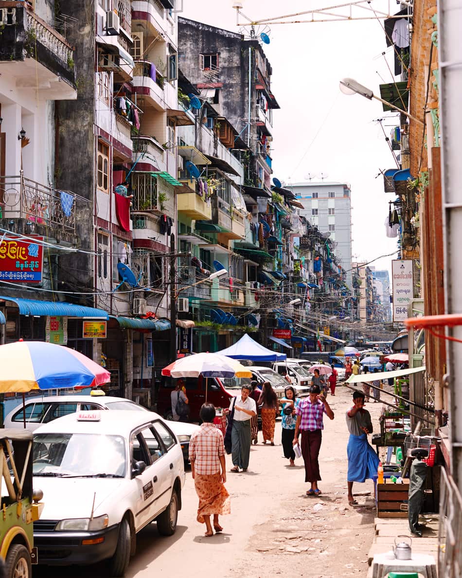 Global roaming: Yangon streets