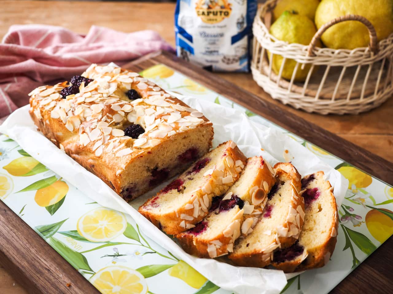 Yoghurt blackberry cake Cook like an Italian