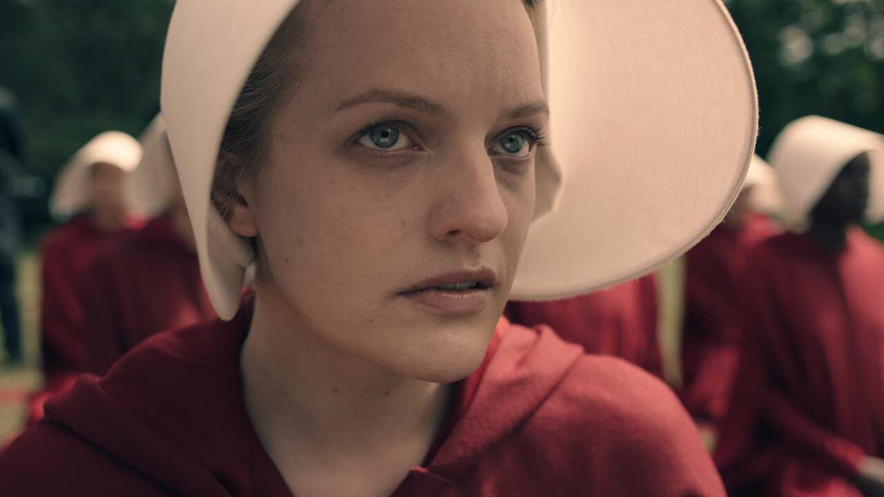 elisabeth moss handmaid's tale