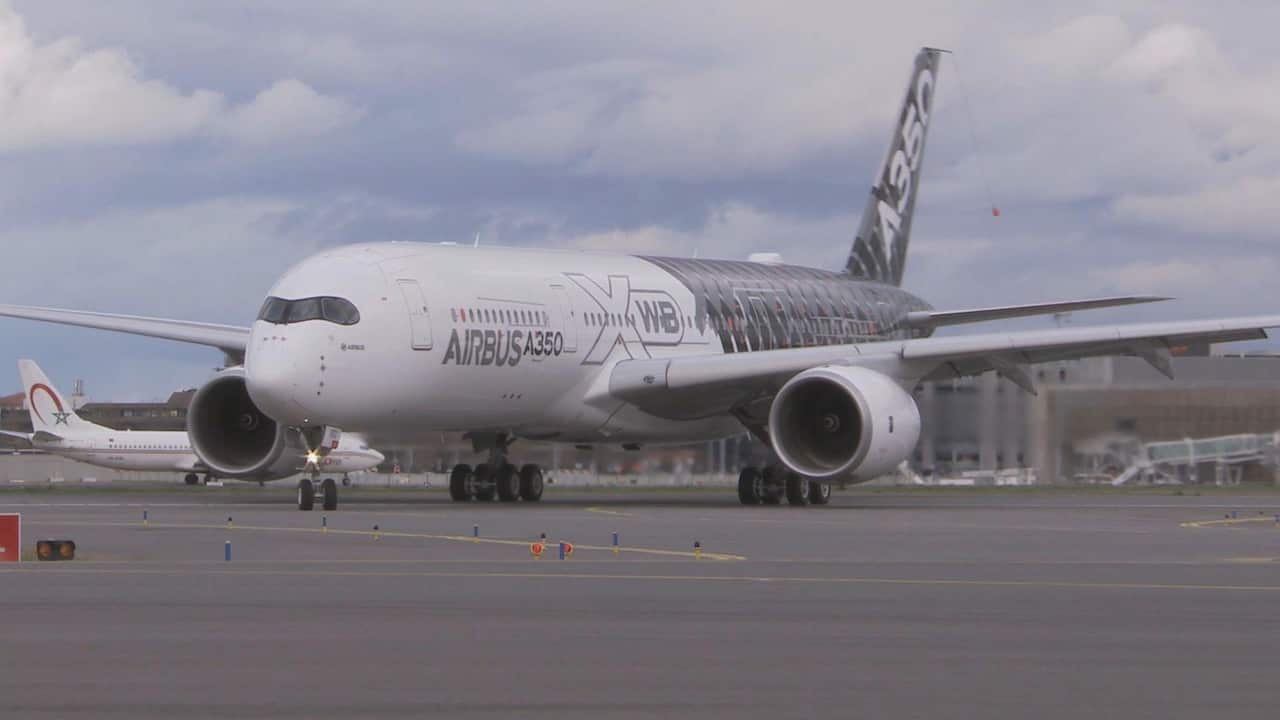 airbus a350 plane