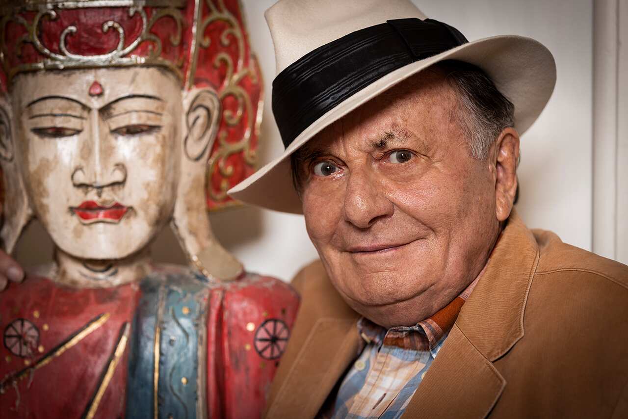 Barry Humphries At Home_