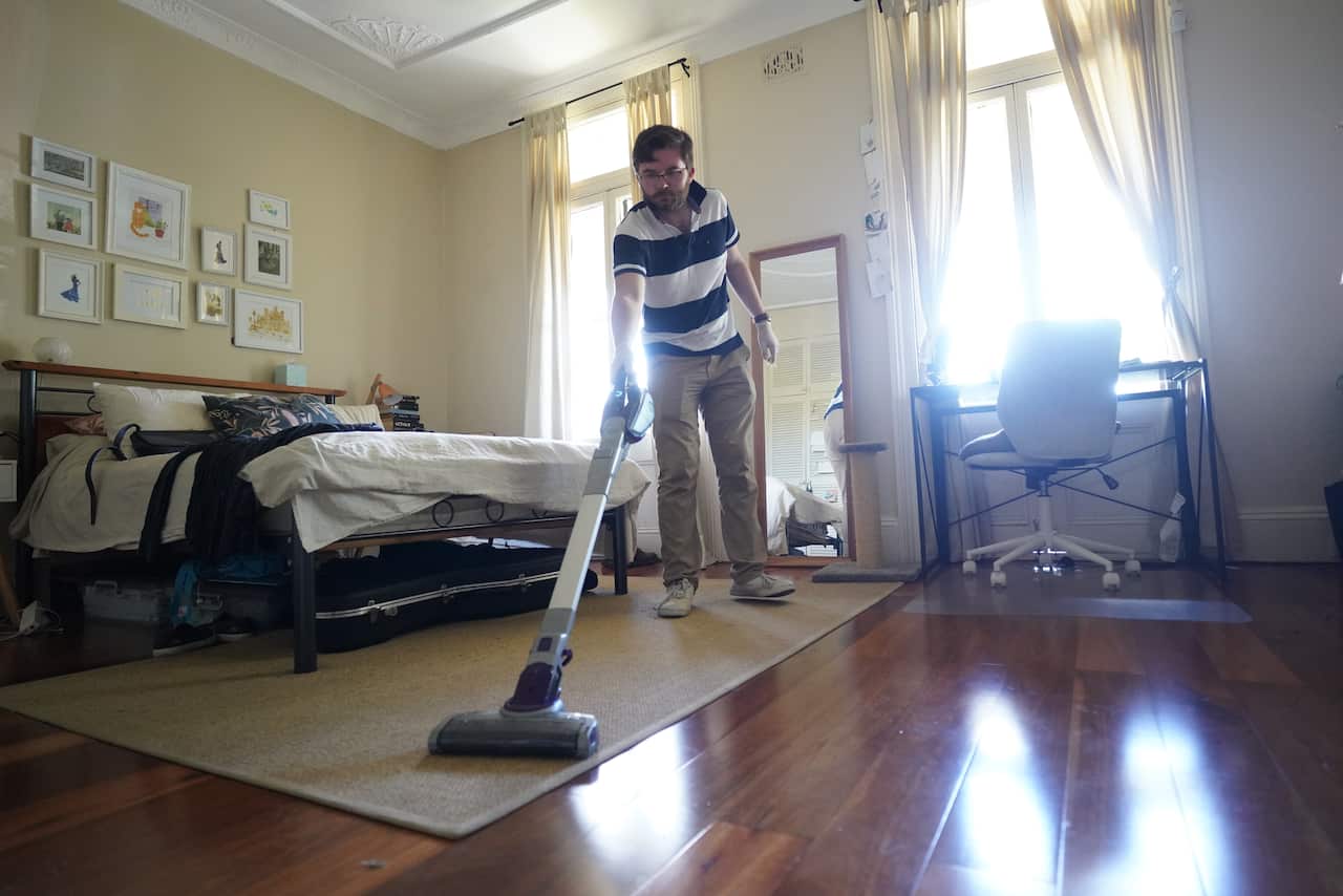 Could You Survive on the Breadline?, Caleb Bond