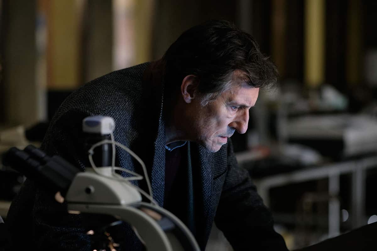 Gabriel Byrne in War of the Worlds