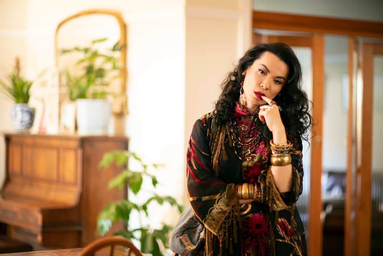 Hungry Ghosts, Suzy Wrong