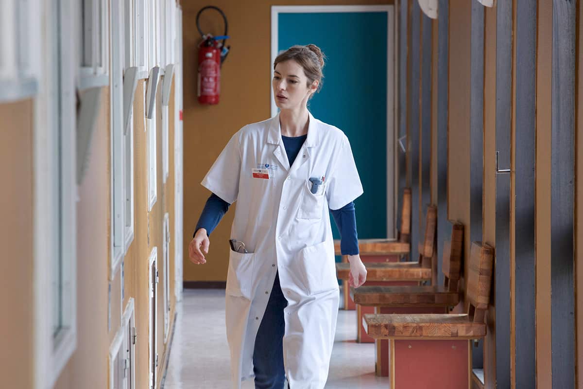 Interns, Louise Bourgoin