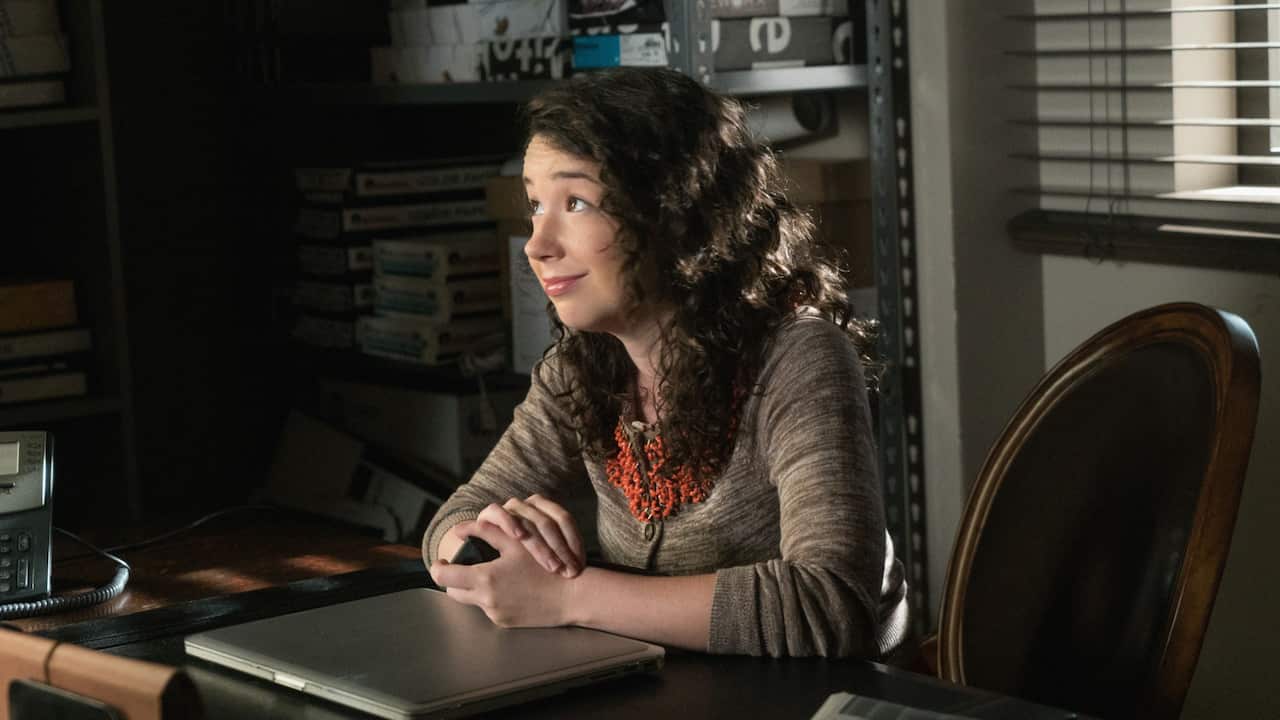 Marissa Gold (Sarah Steele)