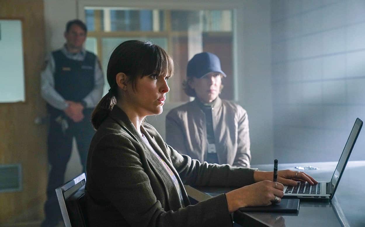 Rachel Graton as Eve Garance in Sketch Artist