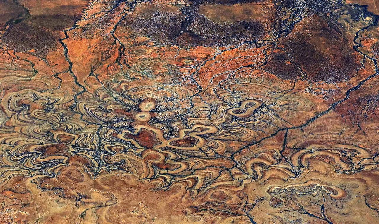 Ray Martin: Mysteries of the Outback, Running Man Rock