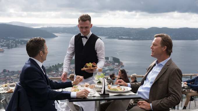 scott william winters berlin station