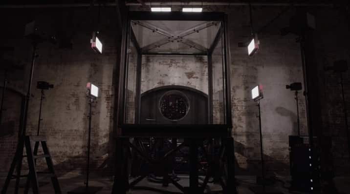 Twin Peaks glass box