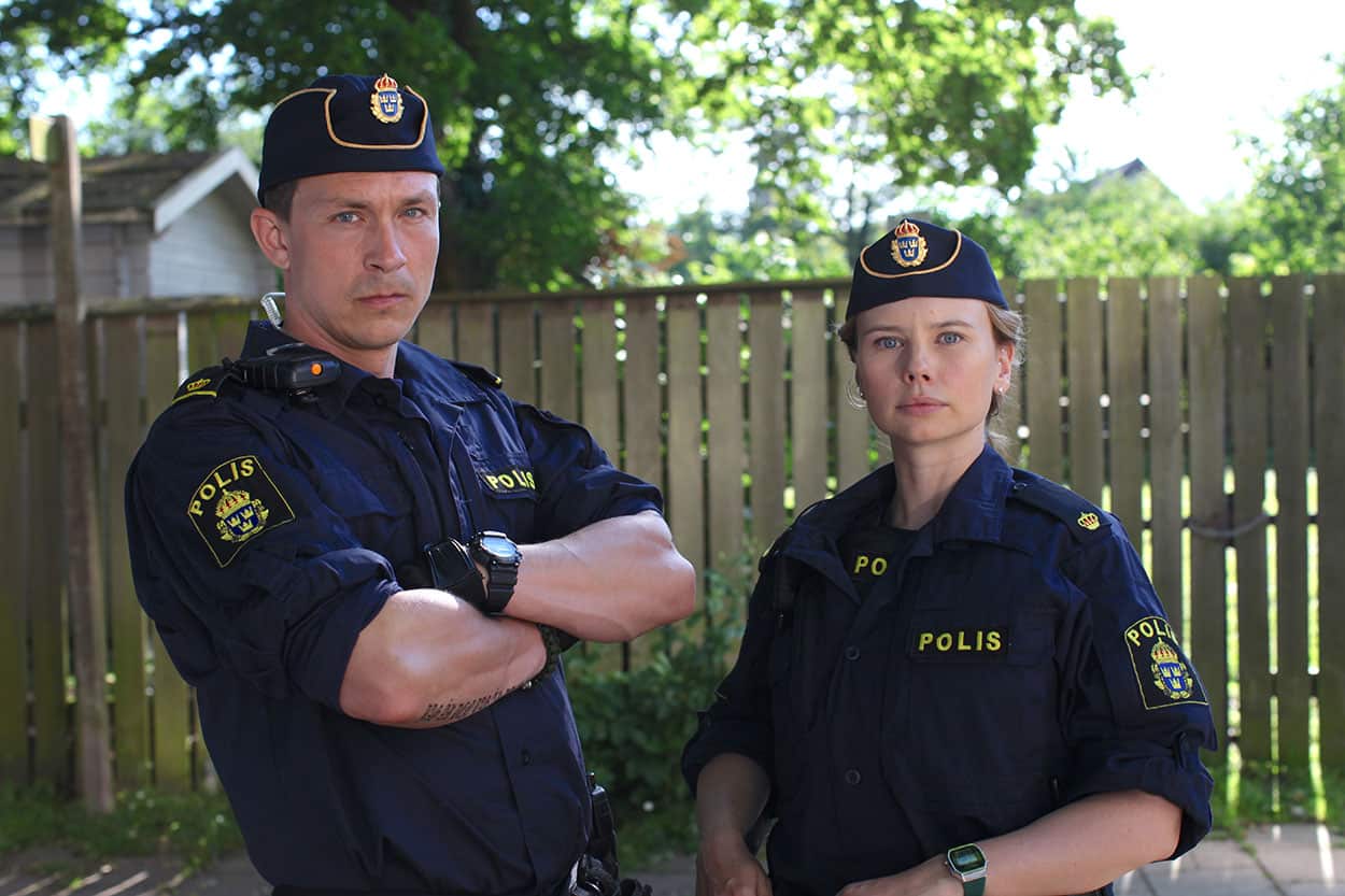 Thin Blue Line, Oscar Töringe, Amanda Jansson